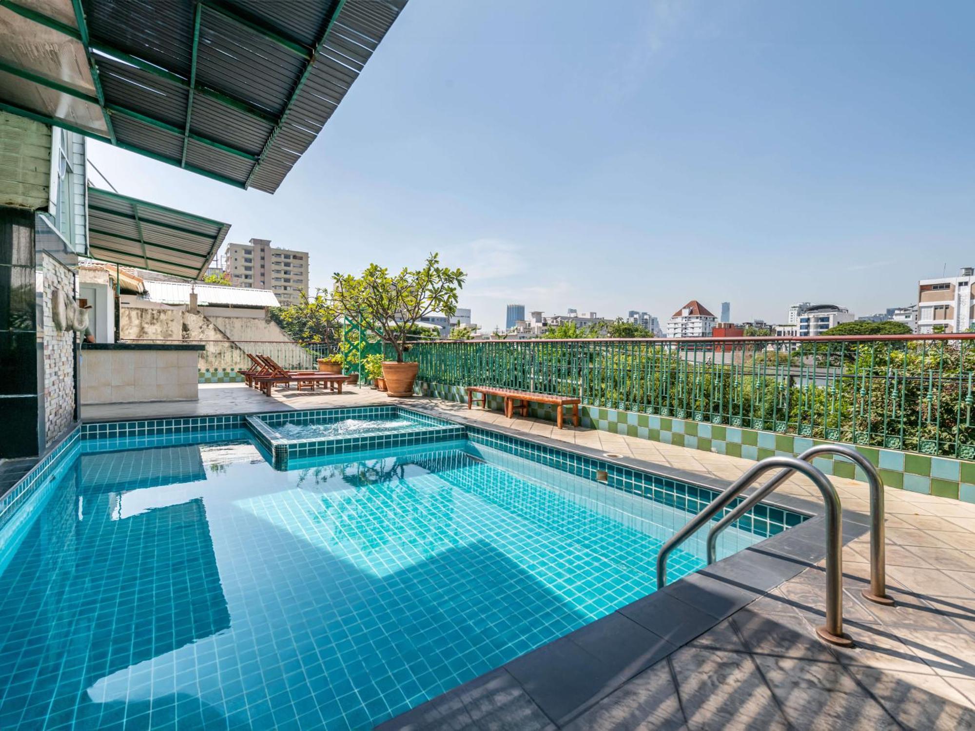 Royal Ivory Sukhumvit Nana Hotel Bangkok Kültér fotó