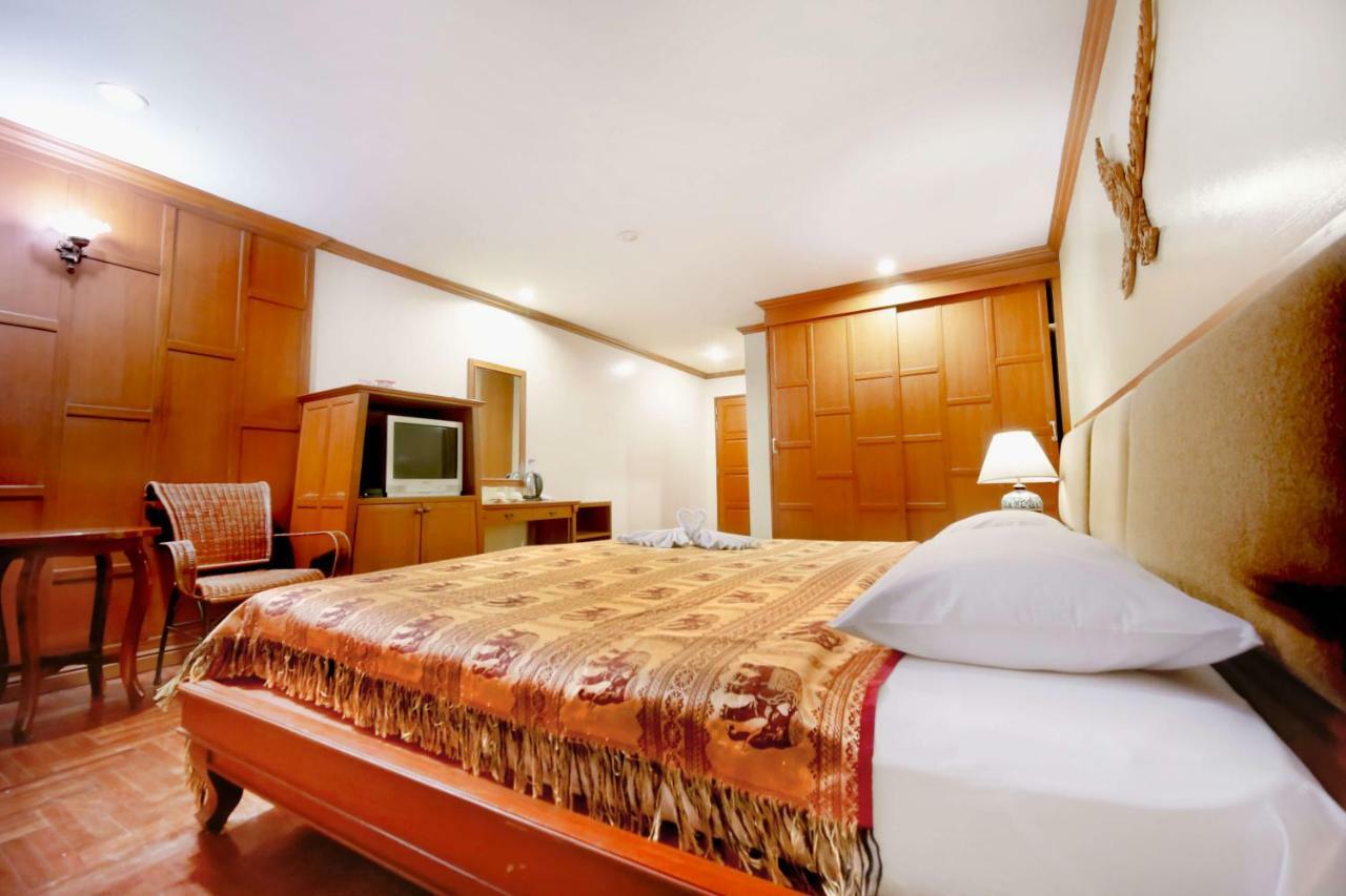 Royal Ivory Sukhumvit Nana Hotel Bangkok Kültér fotó